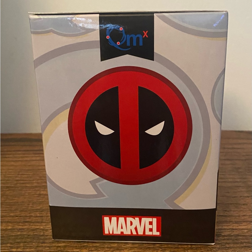 Q Fig Deadpool New In Box - Picture 4 of 4